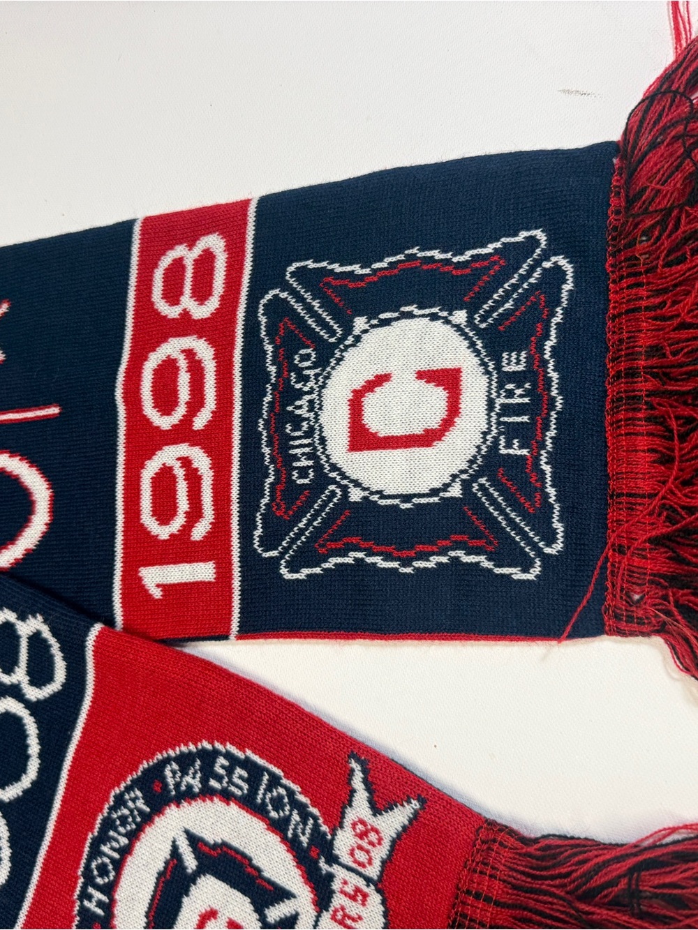Source Unknown Navy and Red Chicago 1898 Mens Scarf